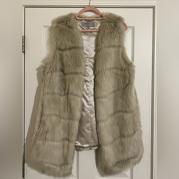 Marc New York Jackets & Blazers - Marc New York Andre Marc- Faux Fur Vest